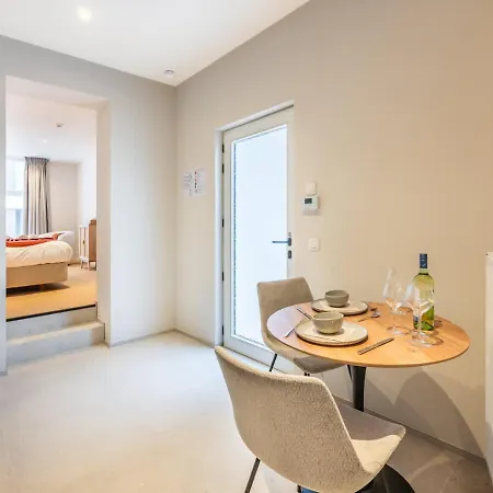 Huswell - Stylish In The Vibrant Heart Of Apartment