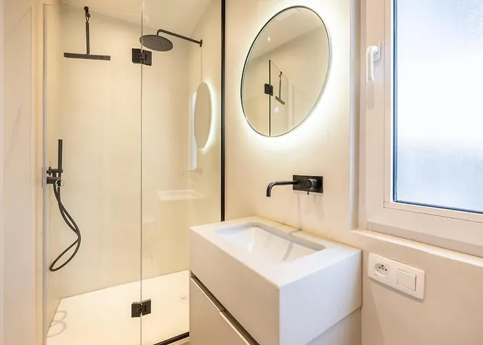 Huswell - Stylish In The Vibrant Heart Of