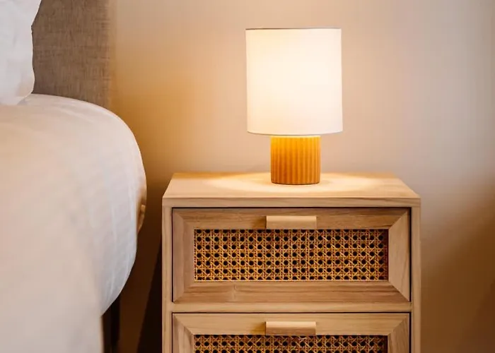 Huswell - Stylish In The Vibrant Heart Of *